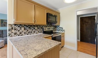 142 Woodland Dr 142, Cromwell, CT 06416