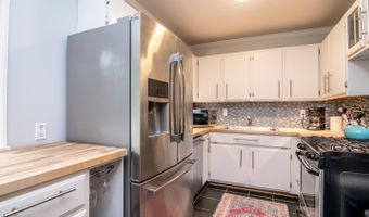 406 Manor Dr, Ann Arbor, MI 48105