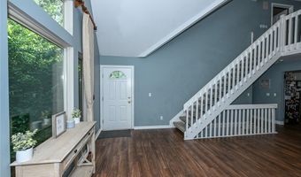 2096 HIDDEN HOLLOW Ln, Akron, OH 44313