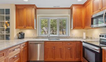 36 Pickman Dr 36, Bedford, MA 01730