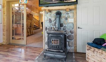 522 S 3rd St, Aurora, MN 55705