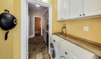 5809 GROSVENOR Ln, Bethesda, MD 20814