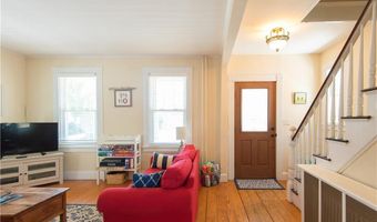 44 Hammond St, Newport, RI 02840