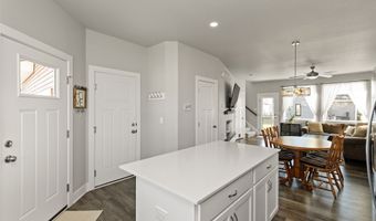 616 NE Pearl Dr, Ankeny, IA 50021