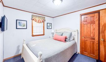12 Beach St, Alton, NH 03810