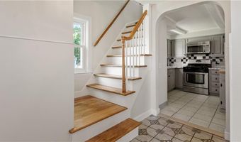 29 Cormier Rd, Lincoln, RI 02865