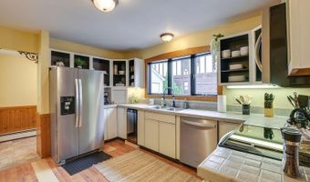 271 Essex St, Bangor, ME 04401