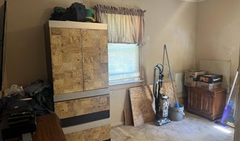 571 Hopping Rd, Belford, NJ 07718