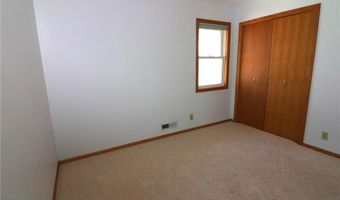 141 Strese Ln, Apple Valley, MN 55124