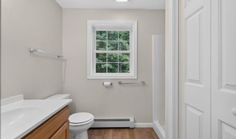 18 Ladd Rd, Brentwood, NH 03833