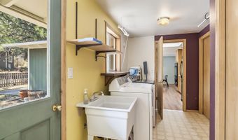 1115 NE Burnside Ave, Bend, OR 97701