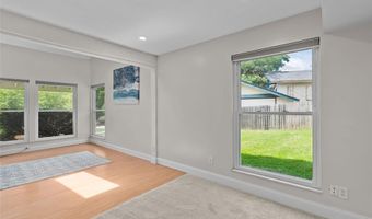 404 Applestone Dr, Ballwin, MO 63021
