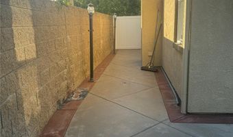 8200 E Brookdale Ln, Anaheim, CA 92807