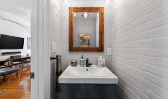 15 SEATON Pl NE 2, Washington, DC 20002