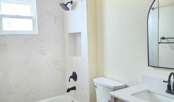 4640 Carlton St NW, Albuquerque, NM 87107