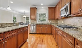 12516 Darvish Ln, Alpharetta, GA 30005