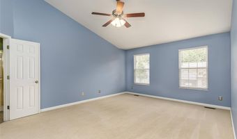 876 Kiefer Trails Dr, Ballwin, MO 63021