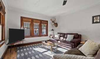 1613 N DIVISION St, Appleton, WI 54911