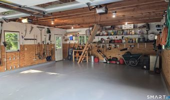 17 Ridge Rd, Danbury, CT 06810