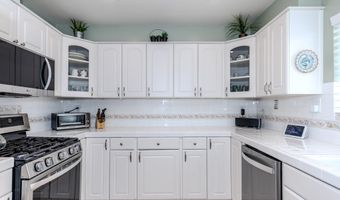 8437 E Amberwood St, Anaheim, CA 92808