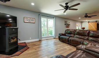 9641 State Highway 39, Aurora, MO 65605