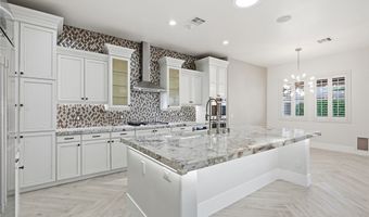 10820 Woodstream Ct, Las Vegas, NV 89135