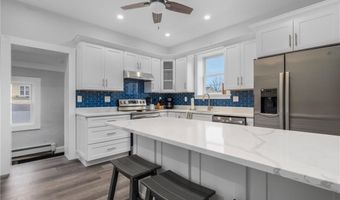 10 Braman St 1, Newport, RI 02840