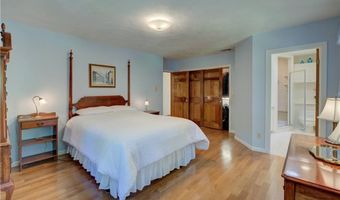 1420 Diplomat Dr, East Greenwich, RI 02818