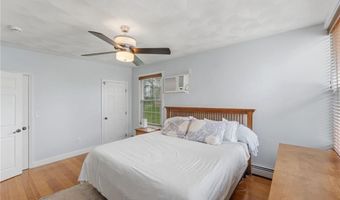230 School St, Lincoln, RI 02865