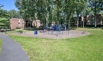 3322 WOODBURN VILLAGE Dr 13, Annandale, VA 22003