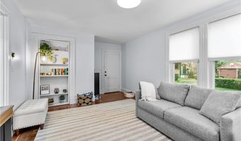 11 Whitwell Pl, Newport, RI 02840