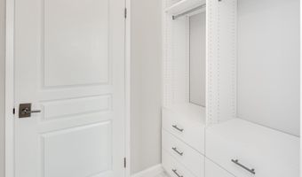 7111 WOODMONT Ave 602, Bethesda, MD 20815