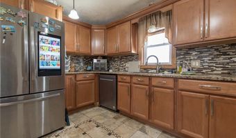 40 Cedar St, Johnston, RI 02919