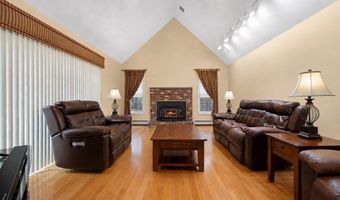 226 Tower Hill Rd, Cumberland, RI 02864