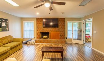 1194 Blackshear Hwy, Baxley, GA 31513