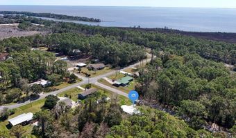 53 Bay Shore Dr, Apalachicola, FL 32320