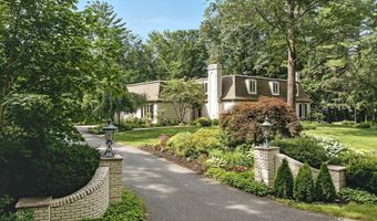 35 Shaw Dr, Bedford, NH 03110