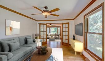 21 E Newhaven Cir, Madison, WI 53717