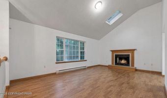 25 Hunter Ln, Albrightsville, PA 18210