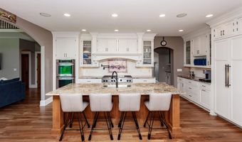 726 Stonegate Ct SW, Altoona, IA 50009