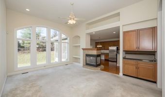 719 Clayton Corners Dr, Ballwin, MO 63011