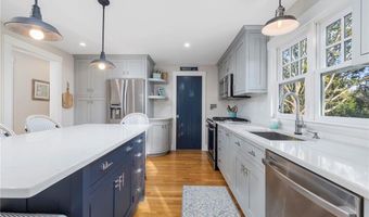 129 RUGGLES Ave, Newport, RI 02840