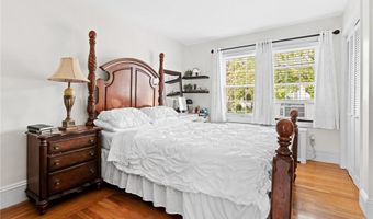 190 Auburn St, Cranston, RI 02910