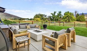 855 Reiten Dr, Ashland, OR 97520