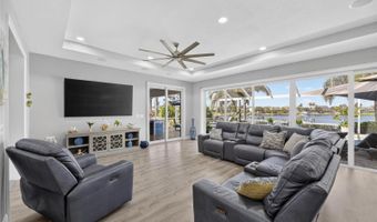5216 POINT HARBOR Ln, Apollo Beach, FL 33572