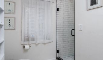 10 Greenbriar Ln, Amherst, NH 03031