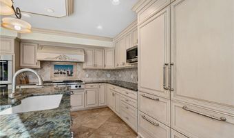 301 22nd St NW, Austin, MN 55912