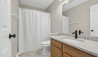 996 Timber Lake Dr, Antioch, IL 60002