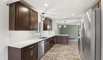 821 S WEIMAR St, Appleton, WI 54915