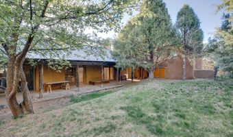 26 La Canada Rd, Arroyo Seco, NM 87514